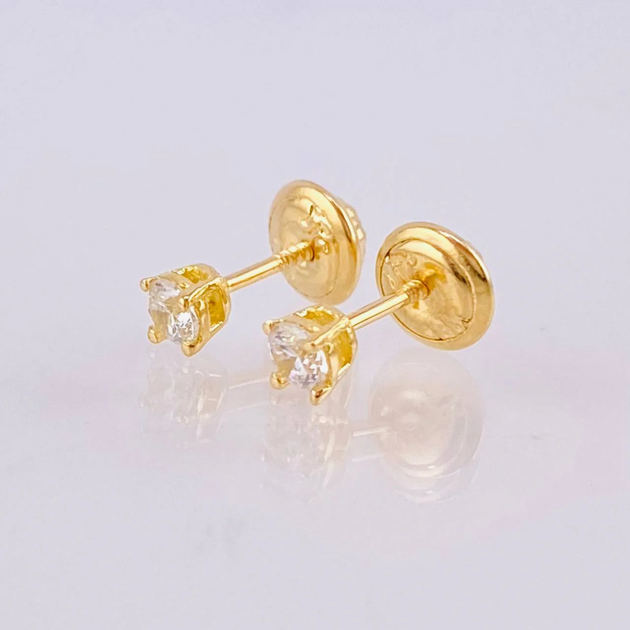 Topos Cuatro Garras 0.7 g / 3.2 mm Oro Amarillo 18K - Image 3
