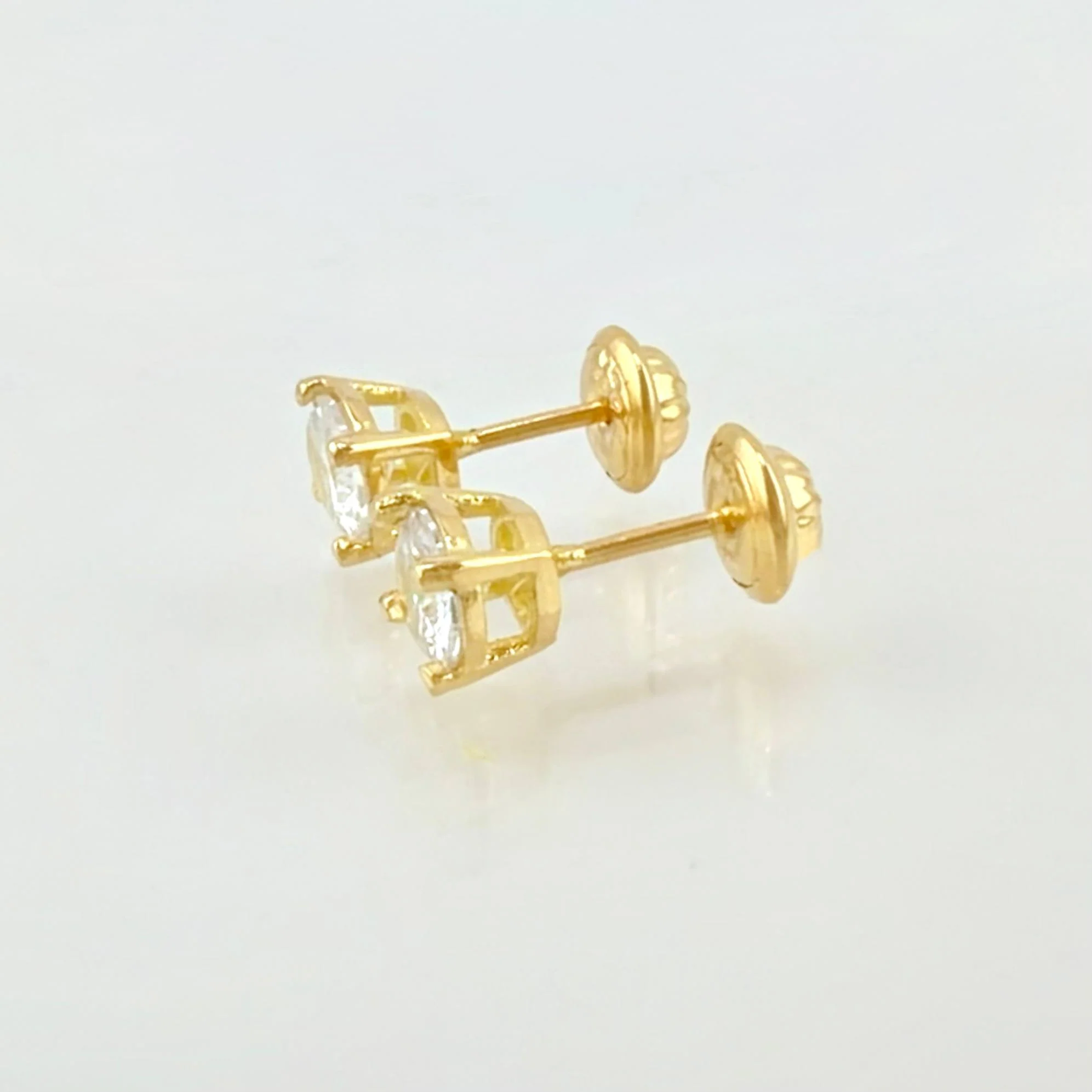 Topos Cuatro Garras 1.4gr / 5.3mm Oro Amarillo 18K - Image 3