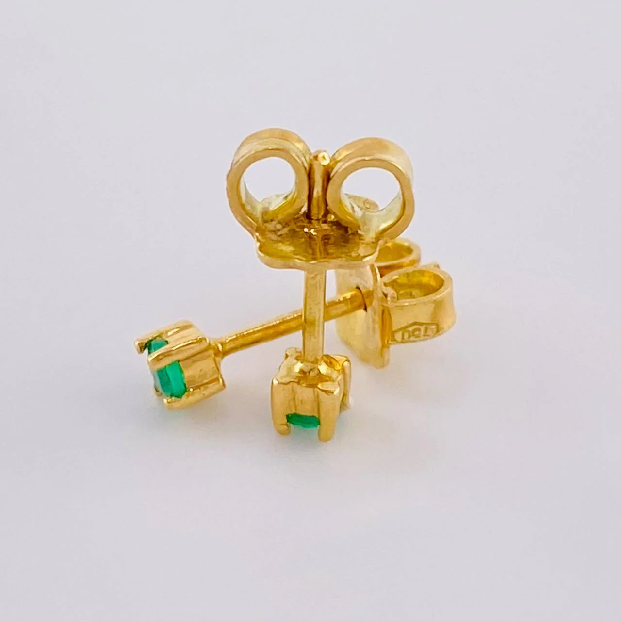 Topos Cuatro Garras Esmeralda 12Pts 1.15 g / 2.8 mm Oro Amarillo 18K - Image 3