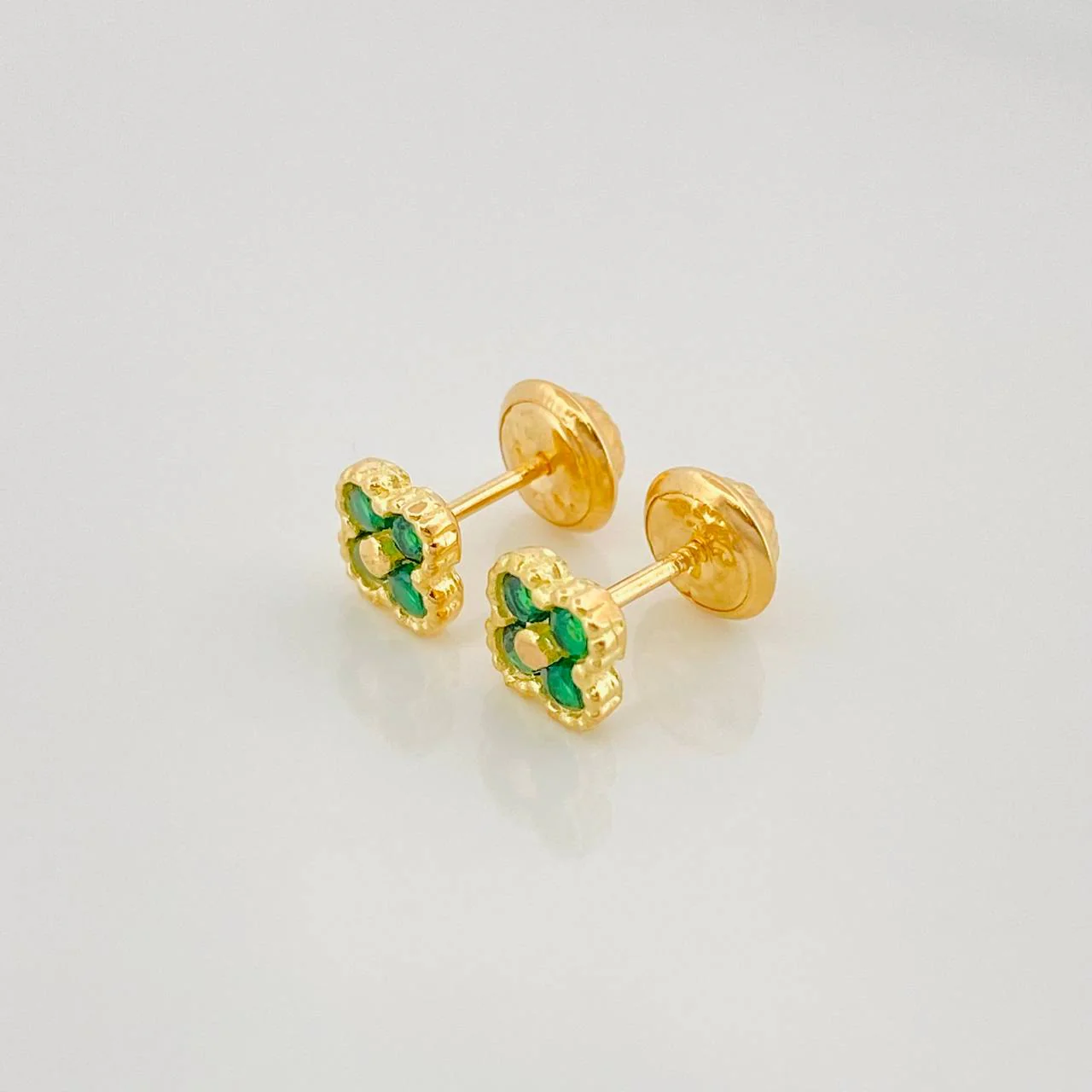 Topos Flor 1.05 g / 4.1 mm Oro Amarillo 18K - Image 3