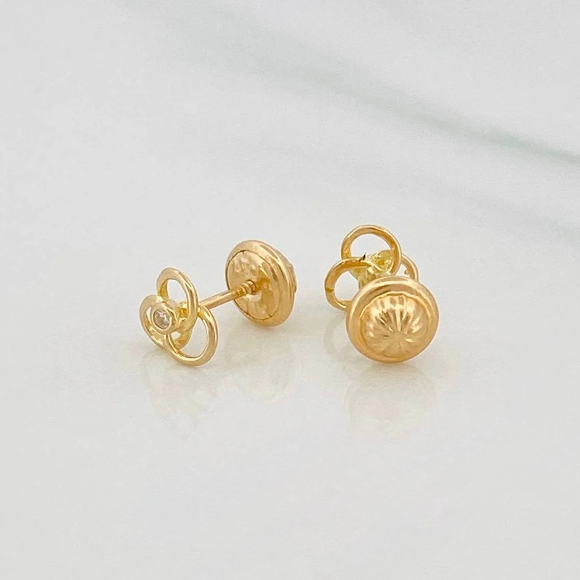 Topos Flor Espiral 0.75 g / 5.7 mm Oro Amarillo 18K - Image 3