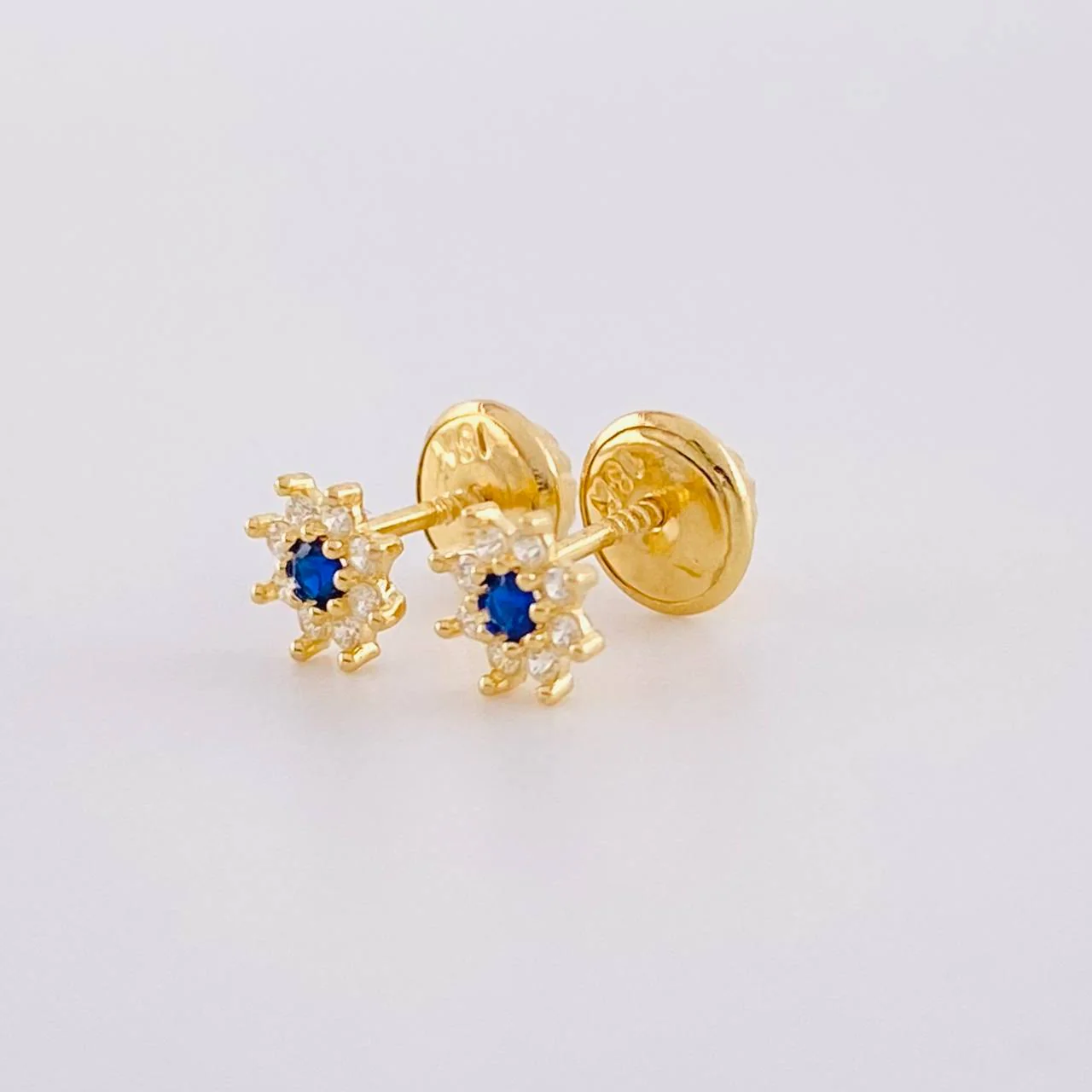 Topos Flor Ocho Petalos 0.6 g / 5.4 mm Oro Amarillo 18K - Image 2