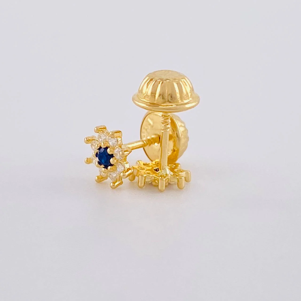 Topos Flor Ocho Petalos 0.6 g / 5.4 mm Oro Amarillo 18K - Image 3