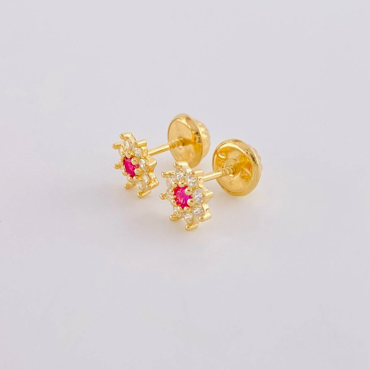Topos Flor Ocho Petalos 0.8 g / 6.3 mm Oro Amarillo 18K - Image 2