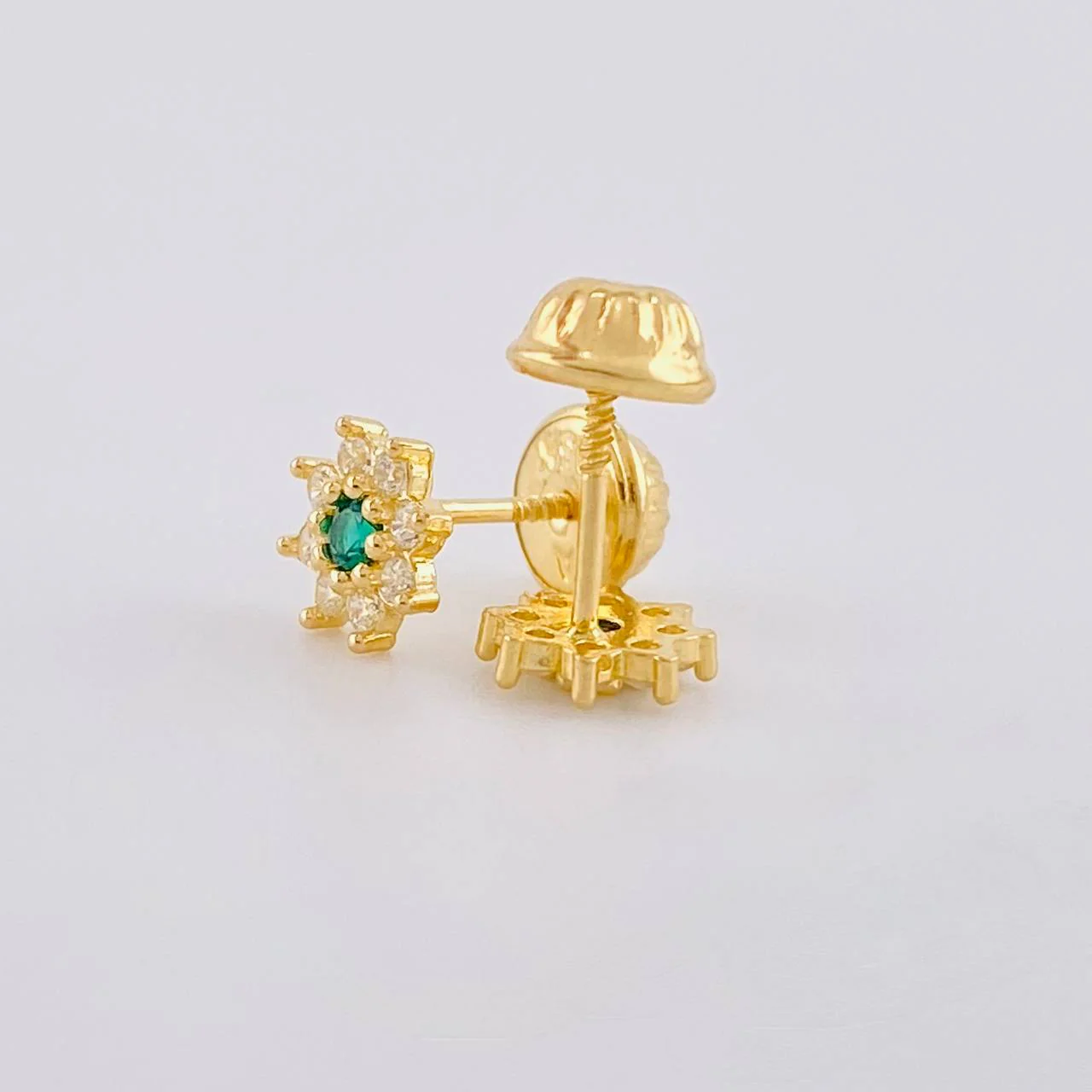 Topos Flor Ocho Petalos 0.85 g / 6.6 mm Oro Amarillo 18K - Image 3