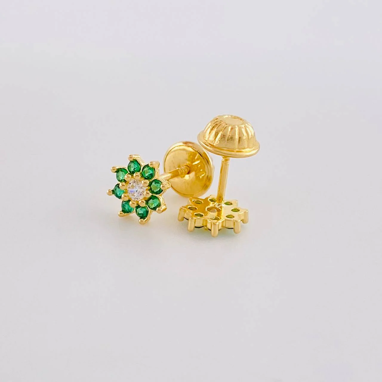 Topos Flor Ocho Petalos 0.85g / 6.3mm Oro Amarillo 18K - Image 3