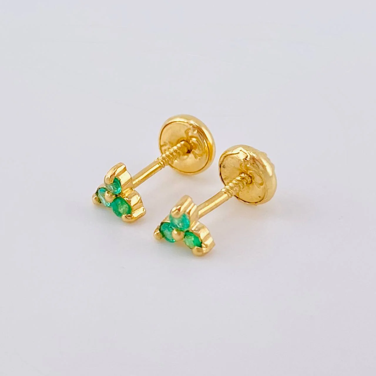 Topos Flor Trillum Esmeraldas 12Pts 0.9 g / 4.4 mm Oro Amarillo 18K - Image 2