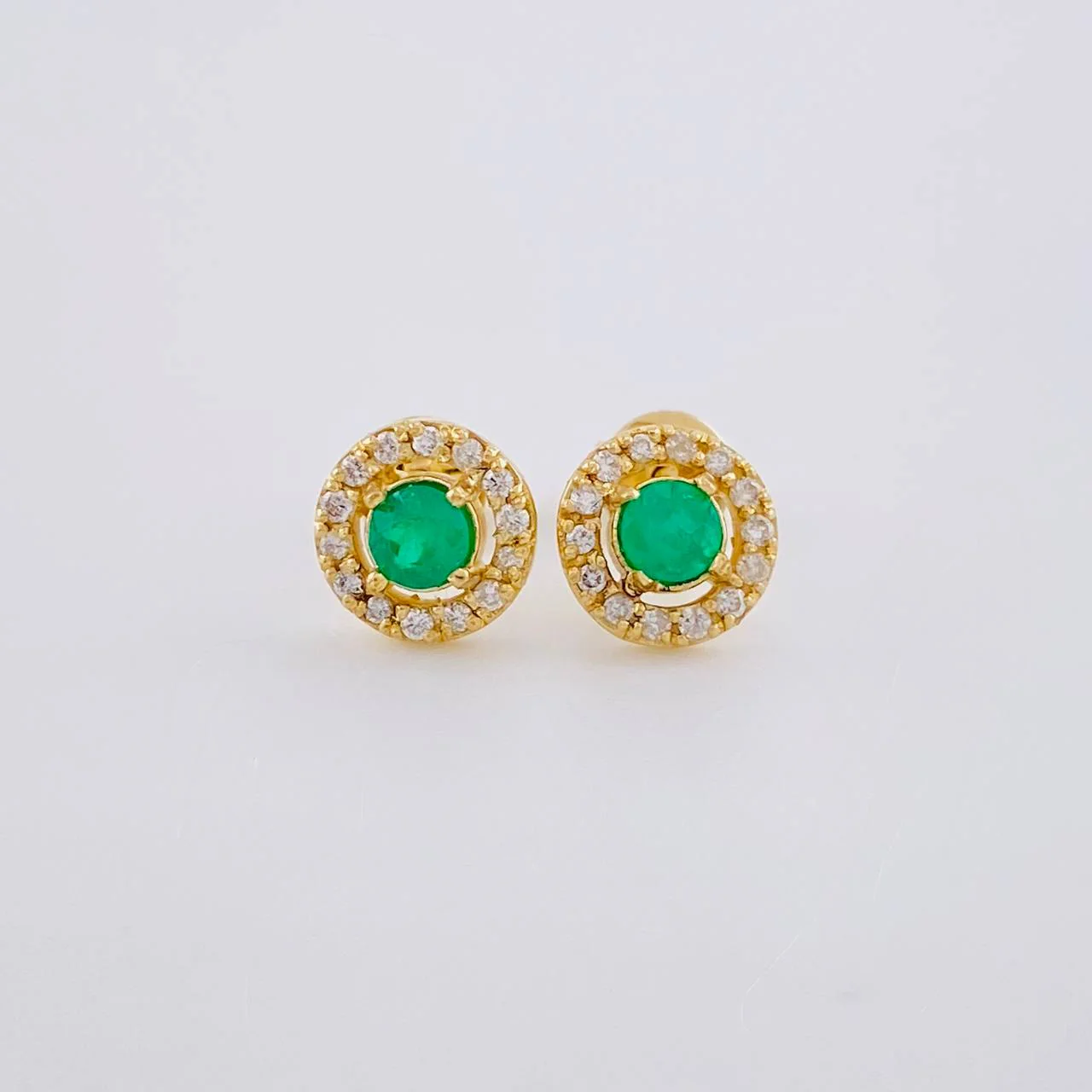 Topos Halo Esmeraldas 36Pts Diamantes 5Pts 1.8 g / 7.1 mm Oro Amarillo 18K