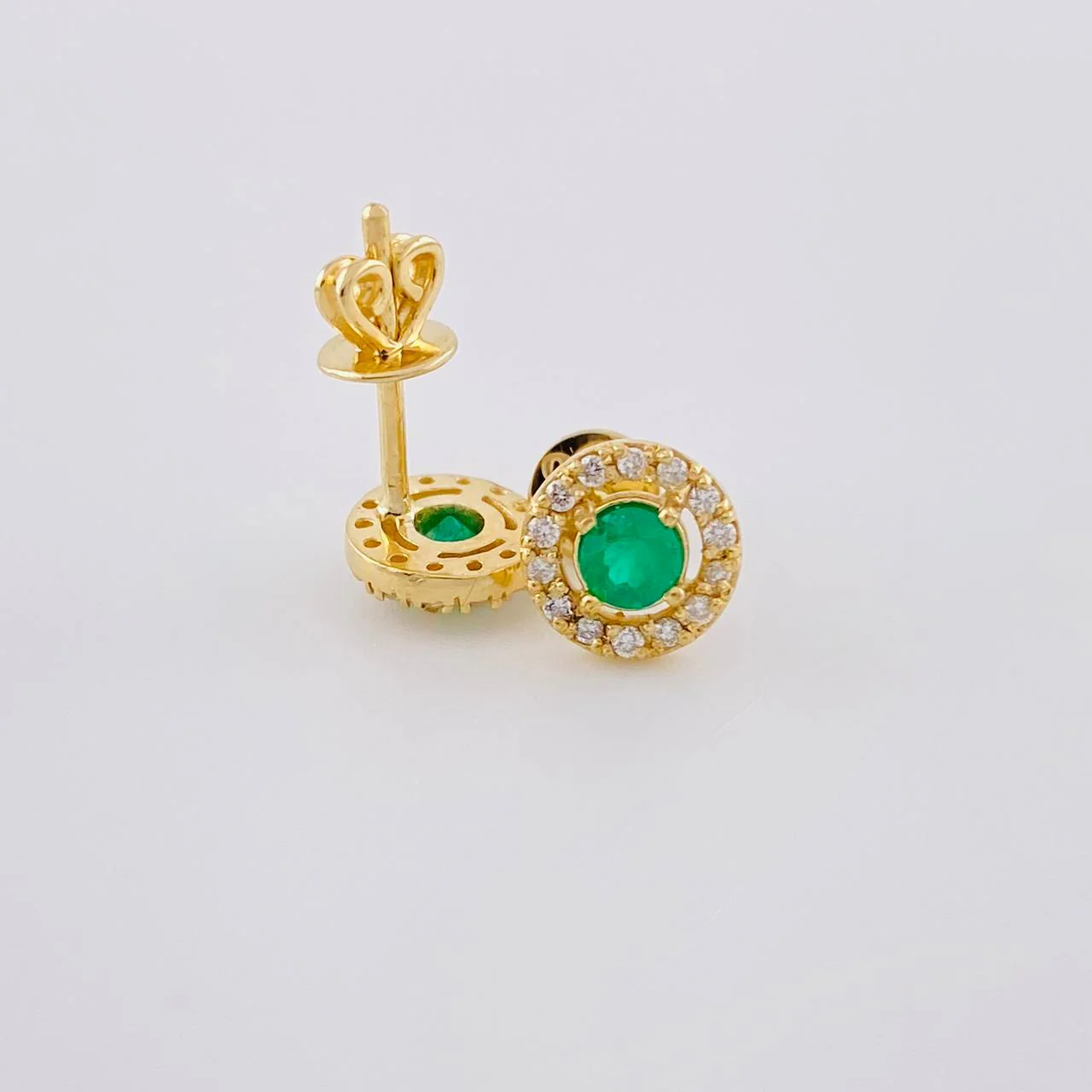 Topos Halo Esmeraldas 36Pts Diamantes 5Pts 1.8 g / 7.1 mm Oro Amarillo 18K - Image 3
