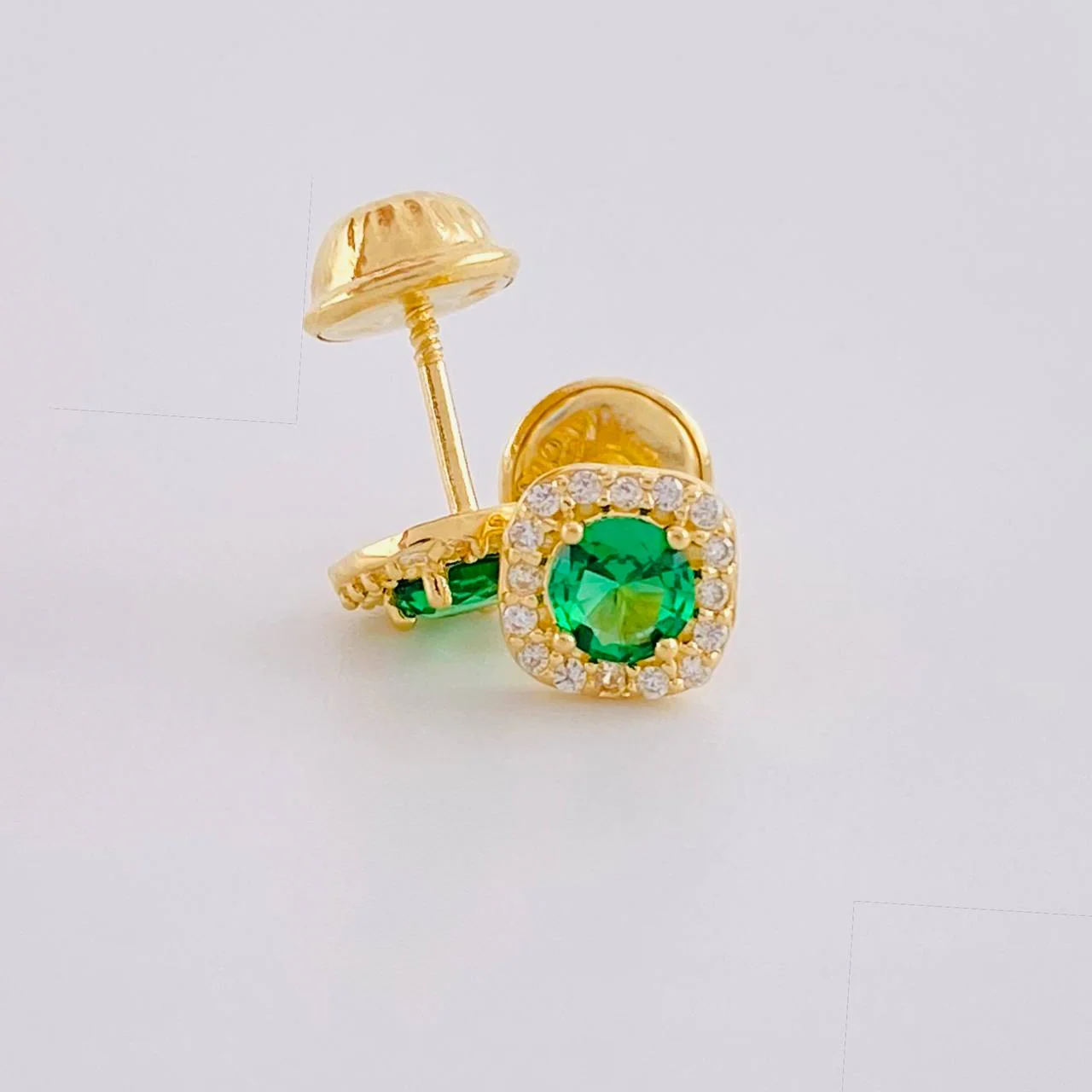 Topos Halo Puntas Ovaladas 0.85g / 5.6mm Oro Amarillo 18K - Image 3