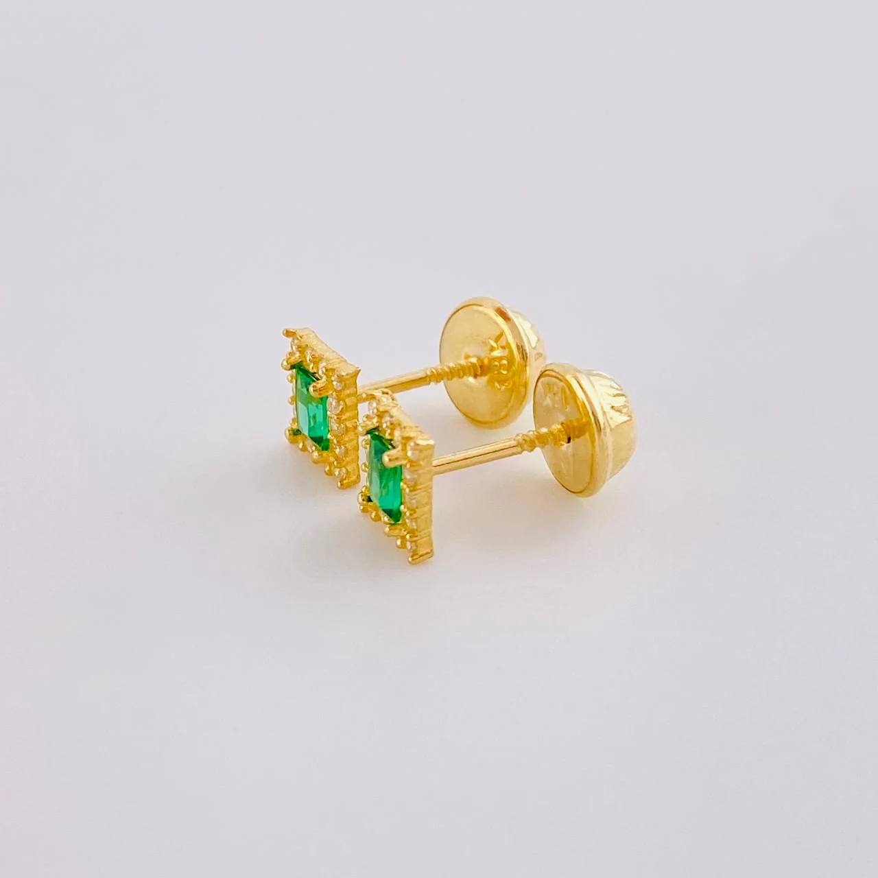 Topos Halo Rectángulo 0.75 g / 5.55 mm Oro Amarillo 18K - Image 2