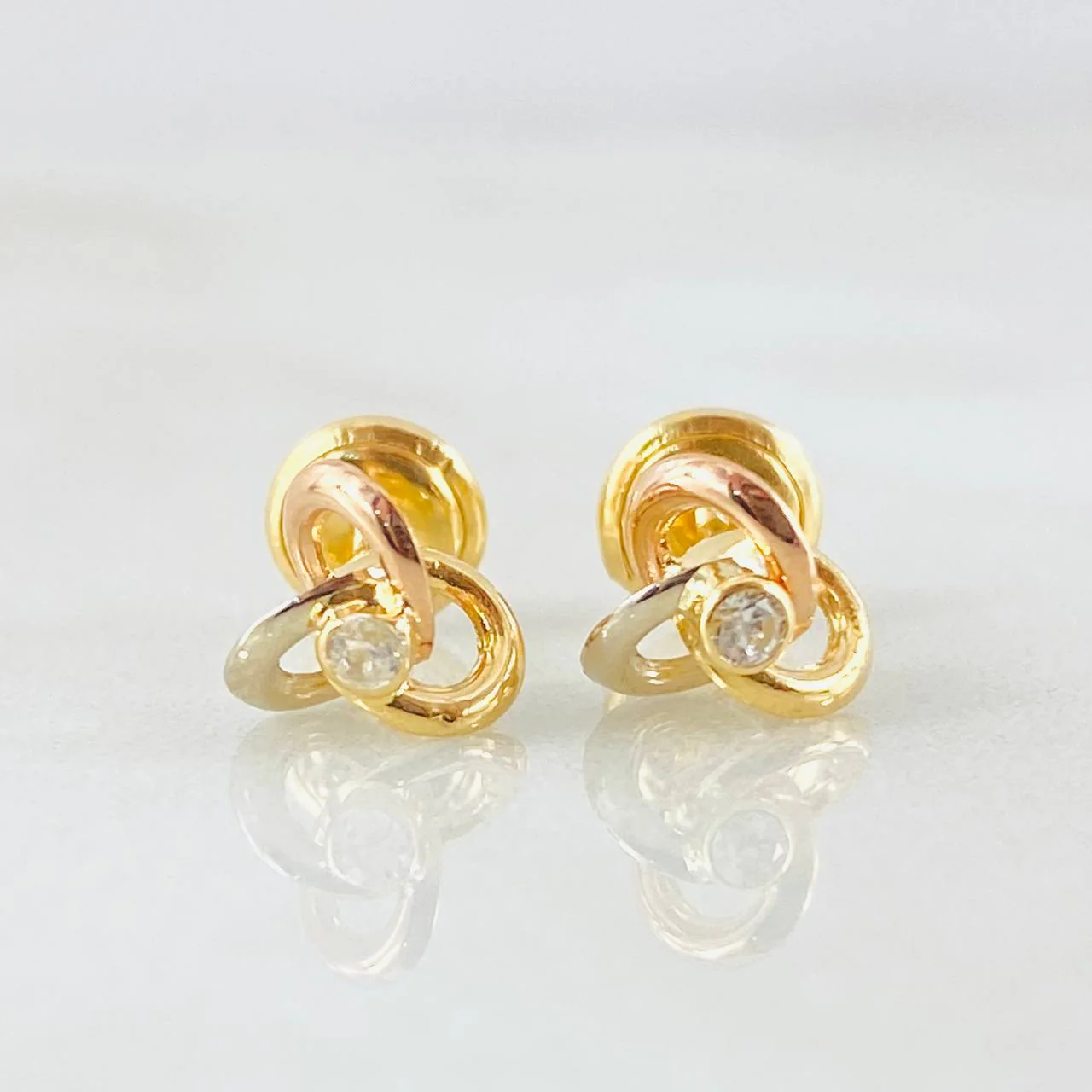 Topos Helice 0.9gr / 6.2mm Tres Oros 18K