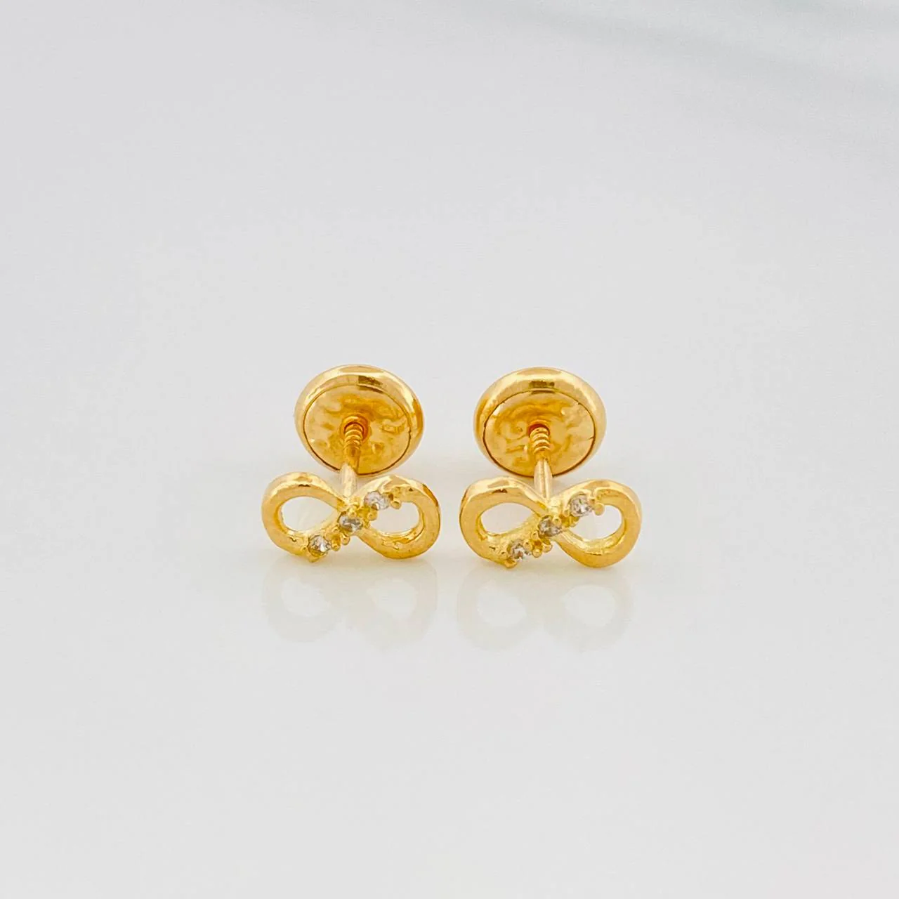 Topos Infinito 0.85 g / 3.9 mm Oro Amarillo 18K