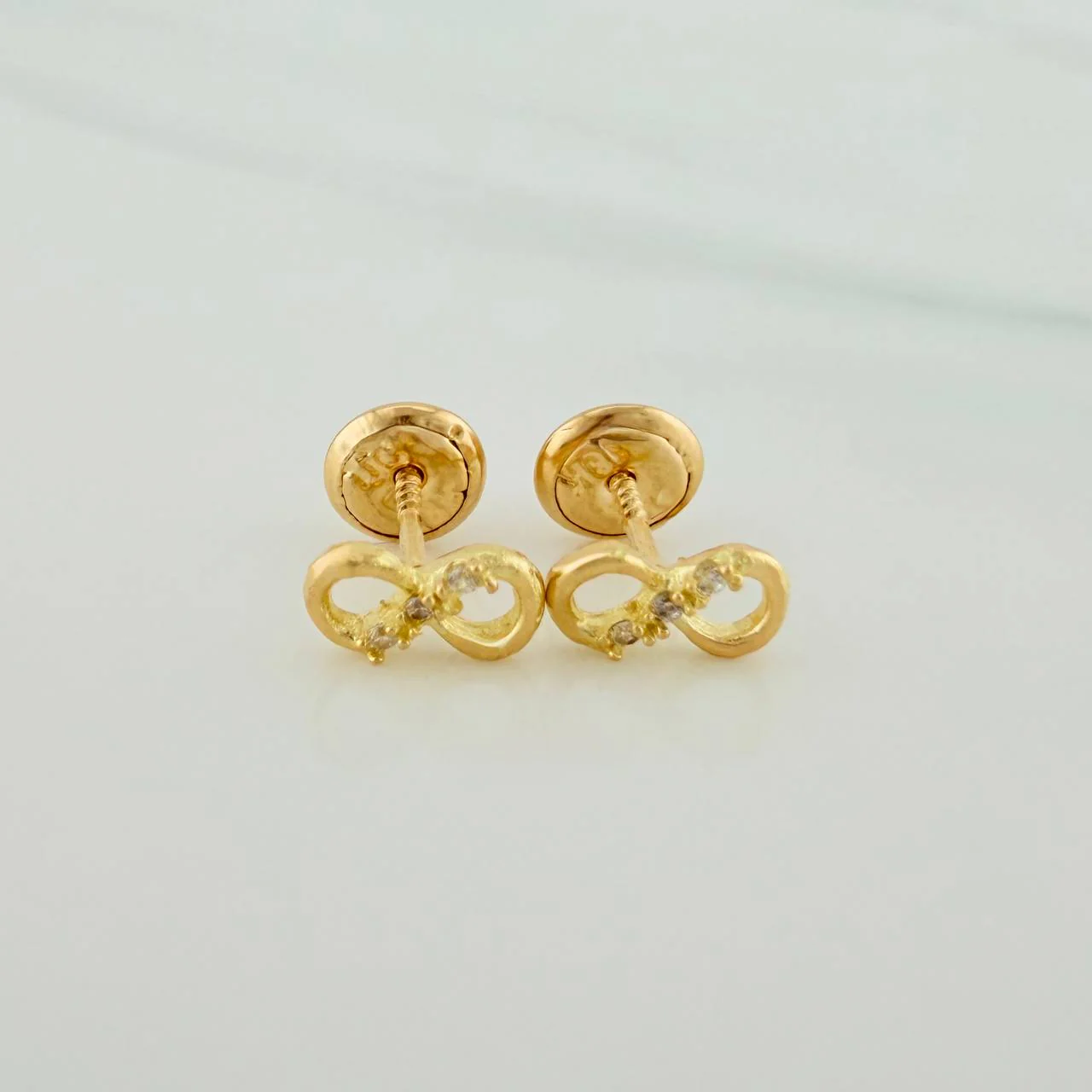 Topos Infinito 0.8gr / 7.2mm Oro Amarillo 18K &