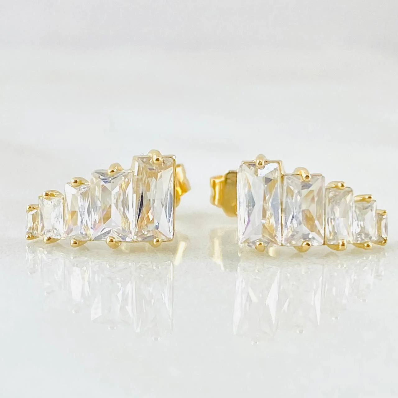 Topos Linea Ascendente 2.05 g / 1.3 cm Oro Amarillo 18K Nac.Esp.