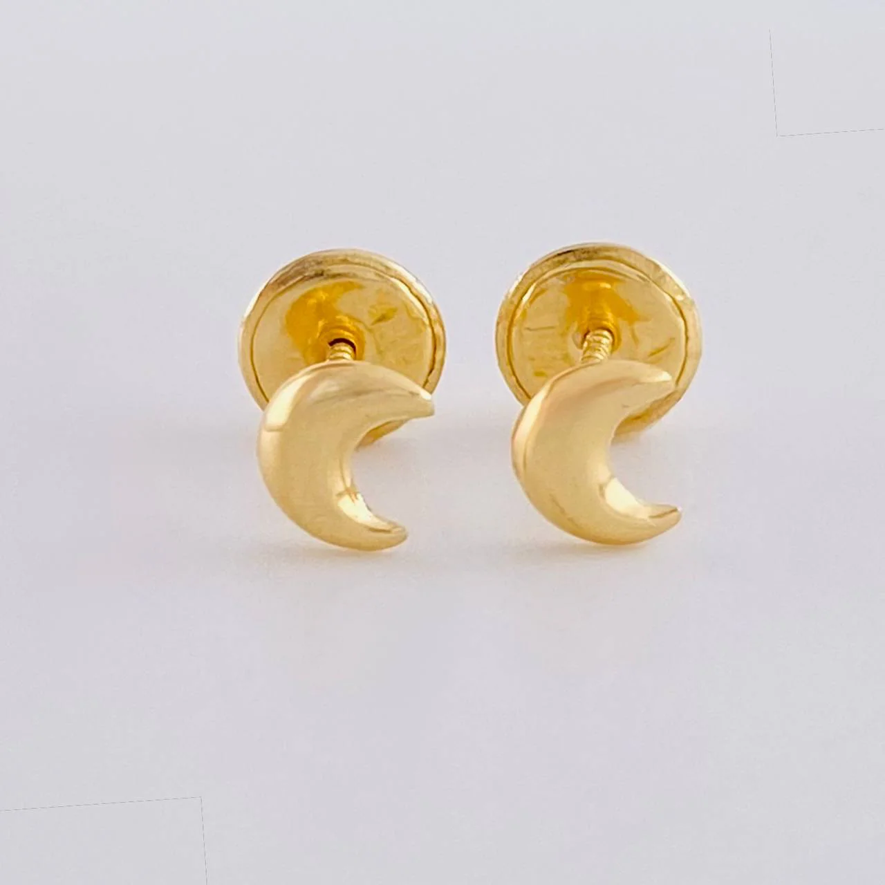 Topos Media Luna 0.4 g / 4.9 mm Oro Amarillo 18K