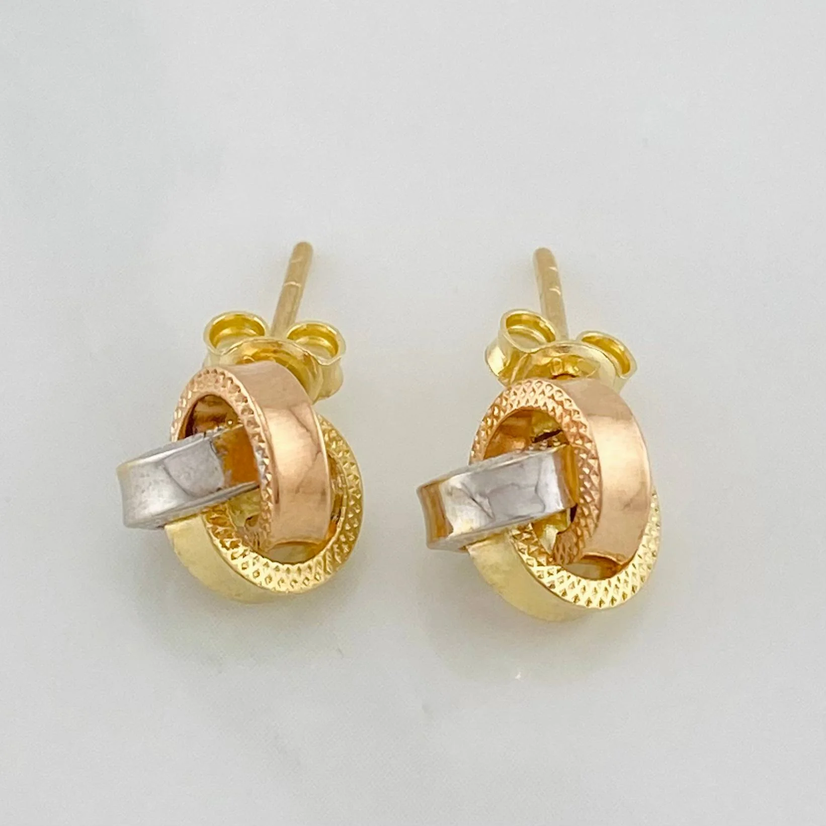 Topos Nudo 1.2g / 4.5mm Tres Oros 18K - Image 2