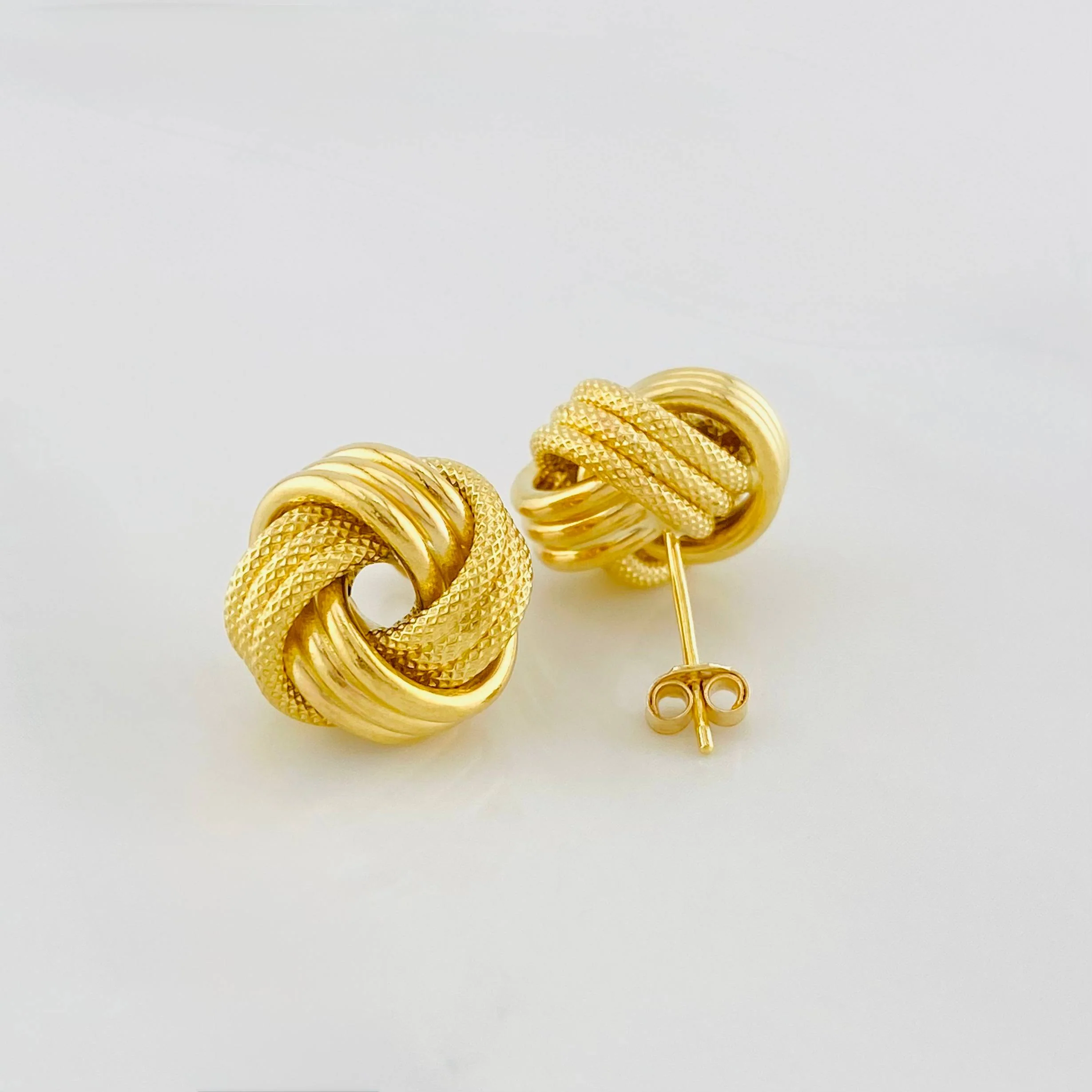 Topos Nudo 2.1g / 12.1mm Oro Amarillo 18K - Image 2