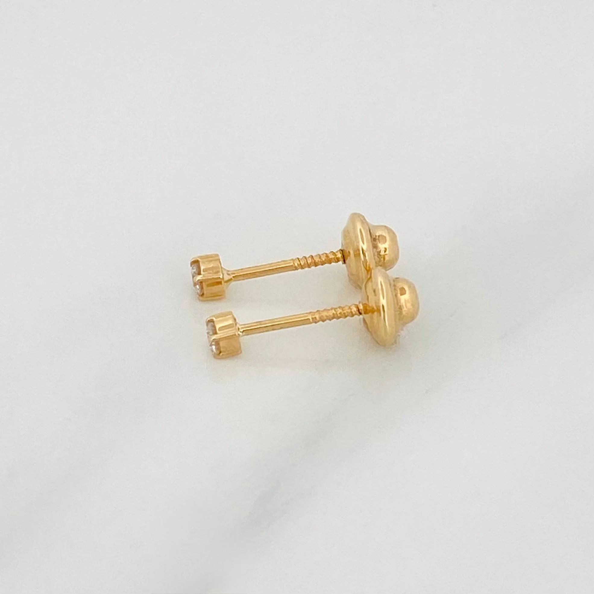 Topos Punto Diamante 0.06 Pts 0.5 g / 1.9 mm Oro Amarillo 18K - Image 3