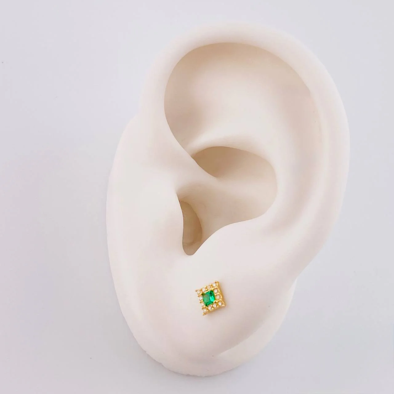 Topo Solitario Halo Cuadrado 0.3 g / 4.4 mm Oro Amarillo 18K - Image 4