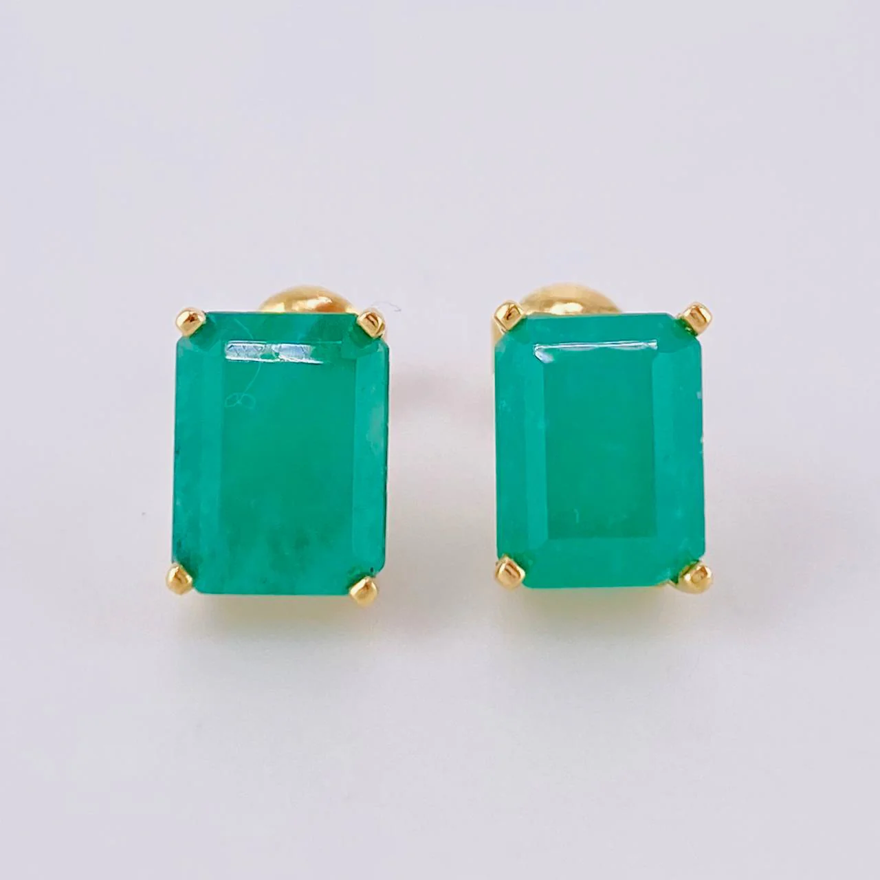 Topos Esmeralda Imperial 4,20 Qts 3 g / 4.3 mm Oro Amarillo 18K