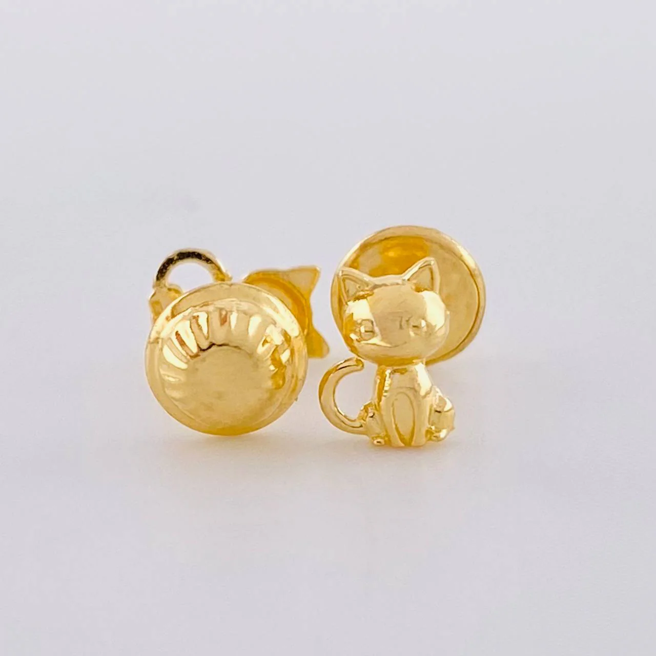 Topos Gato 0.75 g / 6.55 mm Oro Amarillo 18K - Image 3