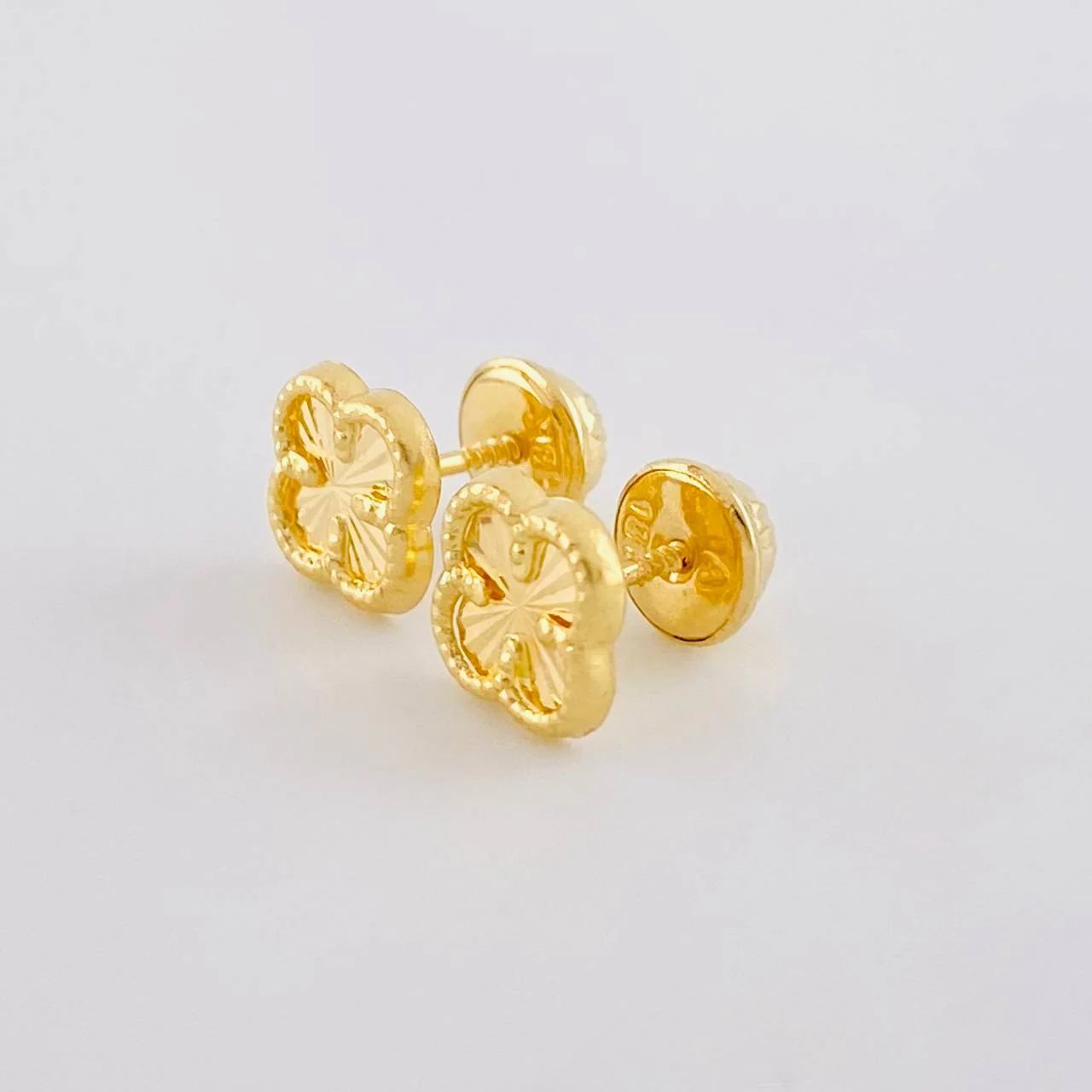 Topos Trebol 0.6 g / 6.95 mm Oro Amarillo 18K - Image 2