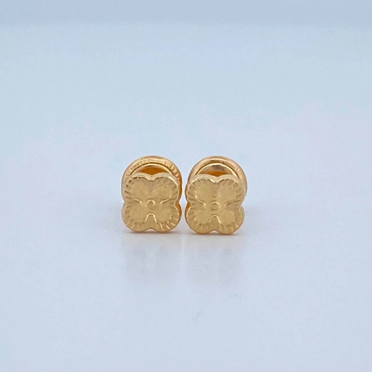 Topos Trebol 0.6gr / 5.3mm / Oro Amarillo 18K &