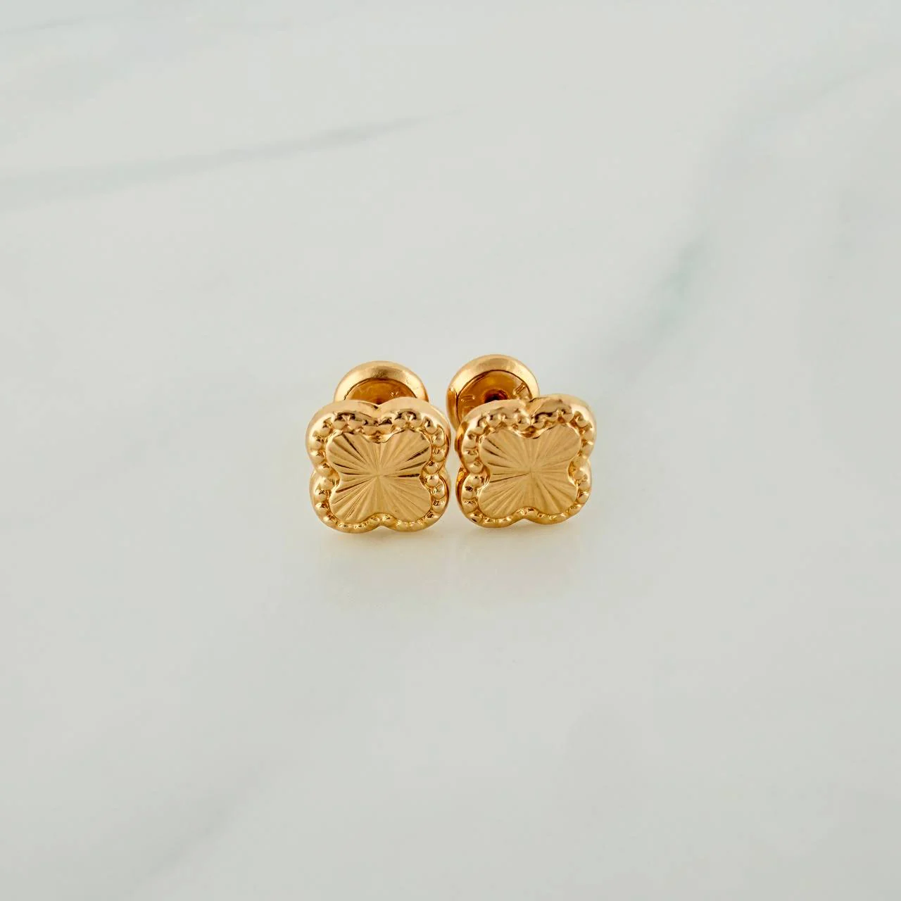 Topos Trebol 0.9gr / 6.8mm Oro Amarillo 18K %