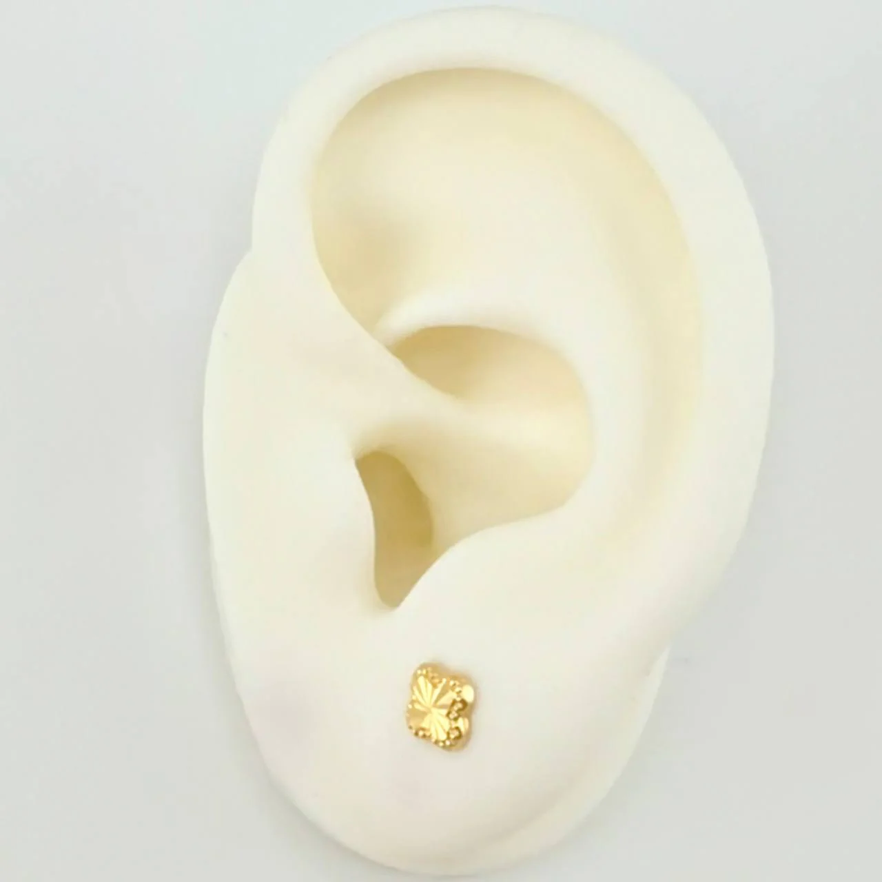 Topos Trebol Diamantado 0.6g / 6mm Oro Amarillo 18K - Image 4