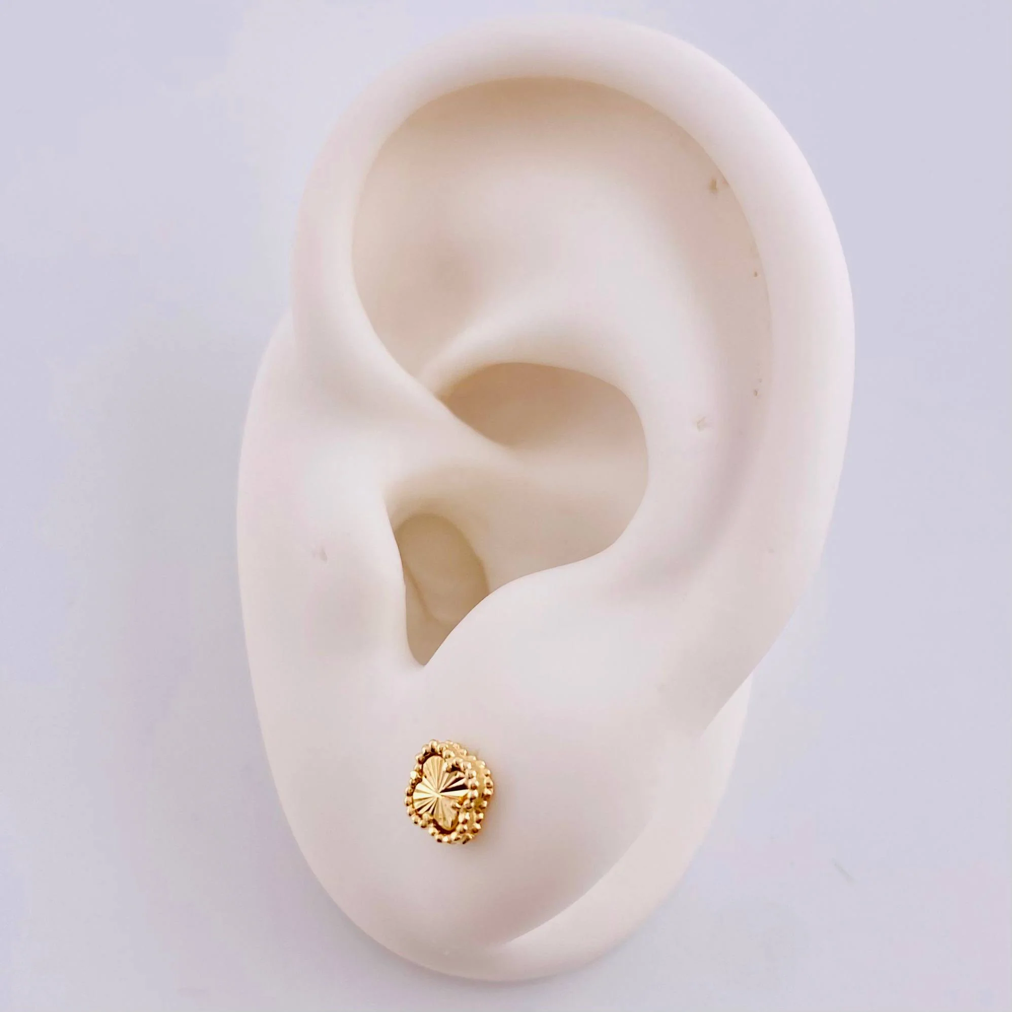 Topos Trebol Diamantado 1.25 g / 5.2 mm Oro Amarillo 18K - Image 4