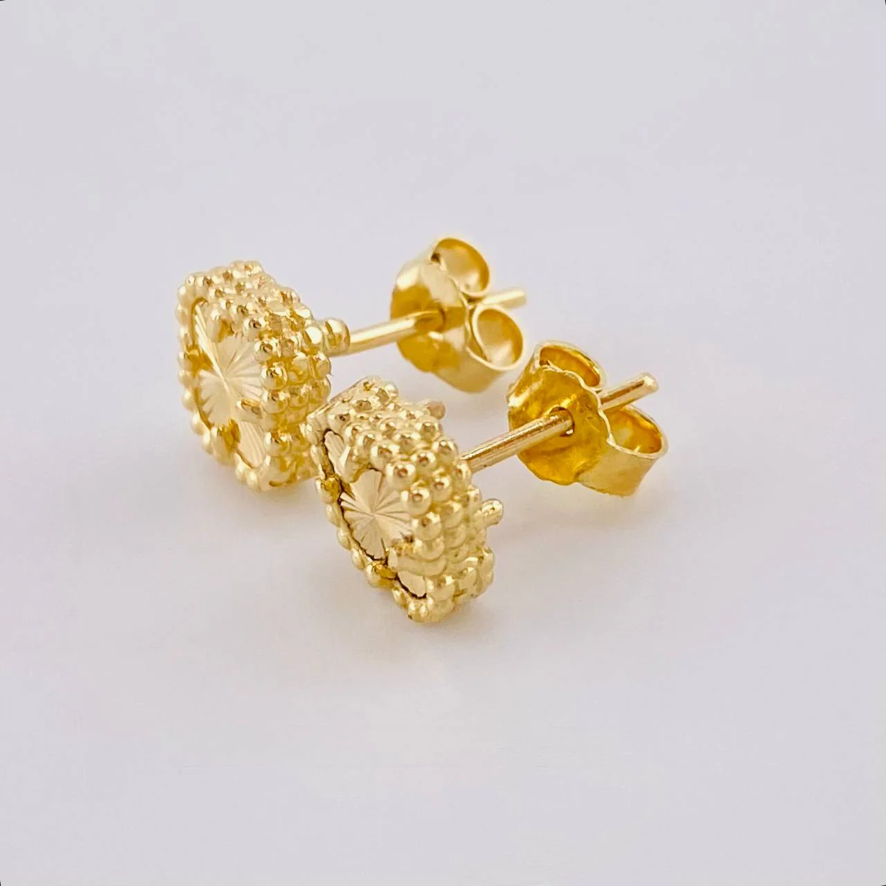 Topos Trebol Diamantado 2 g / 7.2 mm Oro Amarillo 18K - Image 2