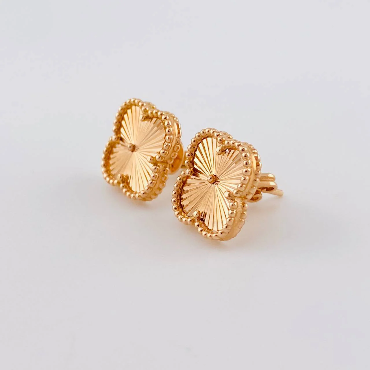 Topos Trebol Diamantado 5.1g / 12.3mm Oro Rosa 18K - Image 2