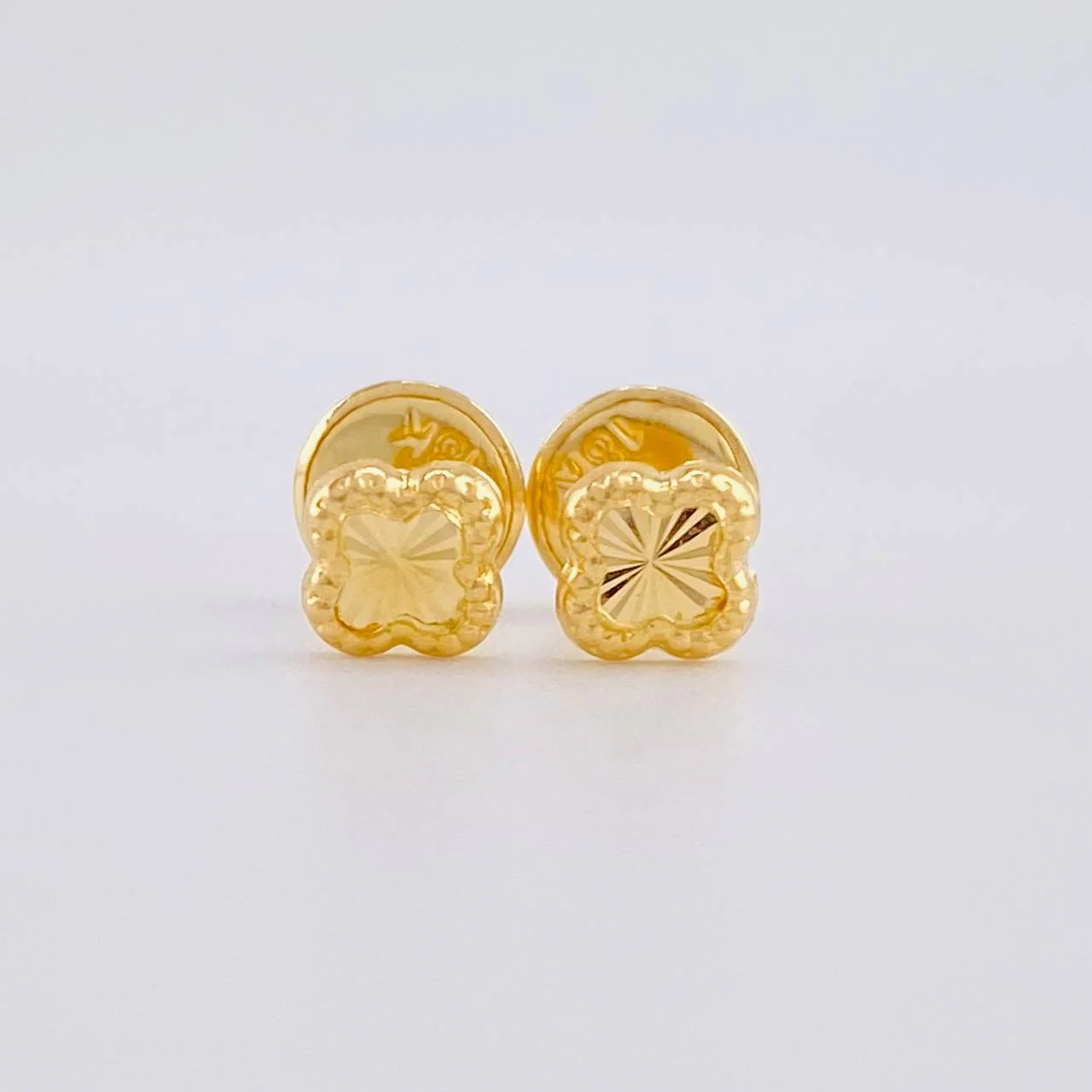 Topos Trebol Diamantados 0.45g / 4.2mm Oro Amarillo 18K