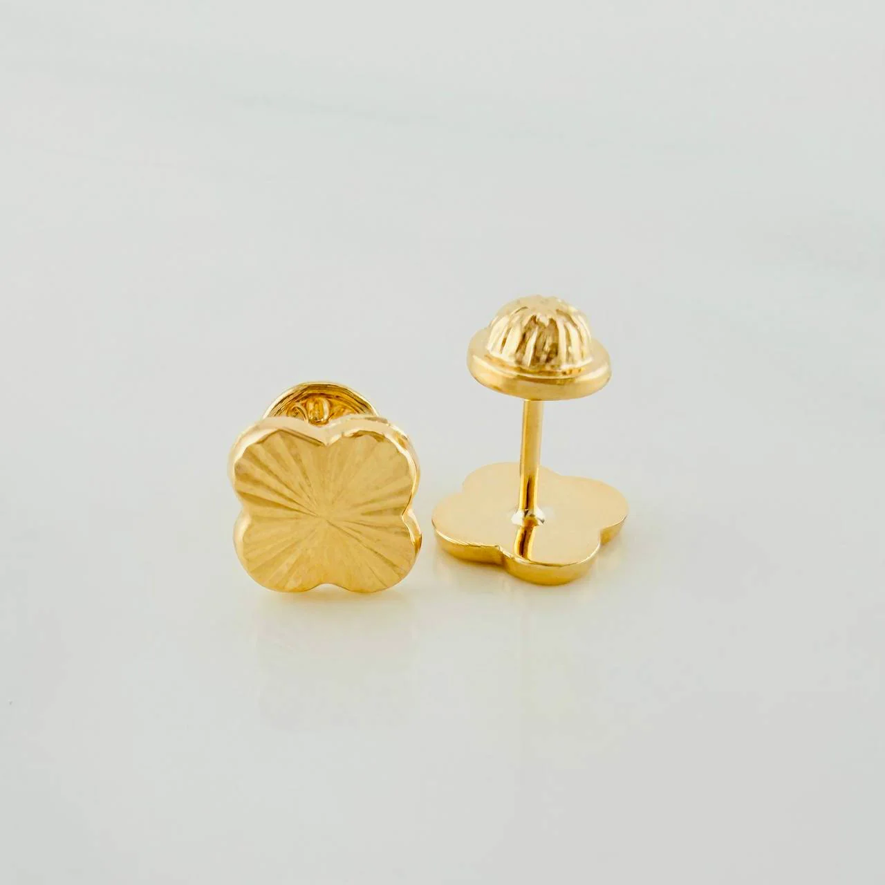 Topos Trébol Diamantados 0.8 g / 7.18 mm Oro Amarillo 18K - Image 2