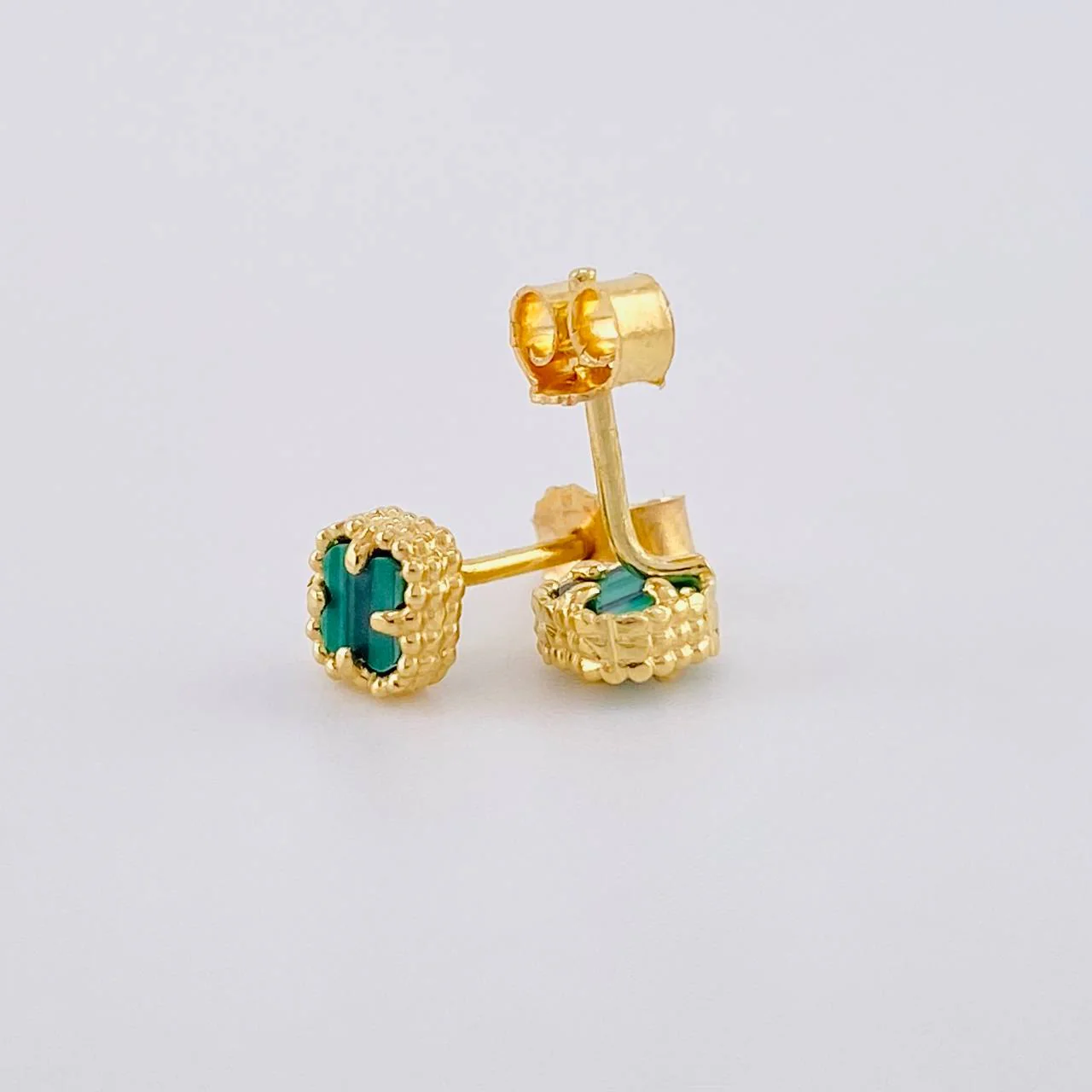 Topos Trébol Malaquita 1.2g / 5.05mm Oro Amarillo 18K - Image 3