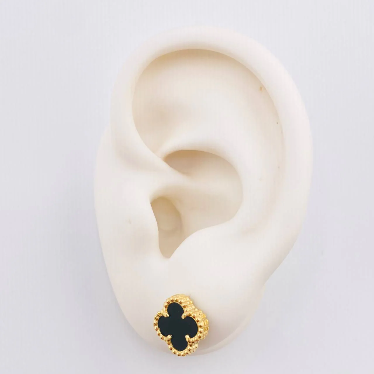 Topos Trebol Negro 1.9gr / 7mm Oro Amarillo Nac.Esp. 18K - Image 3