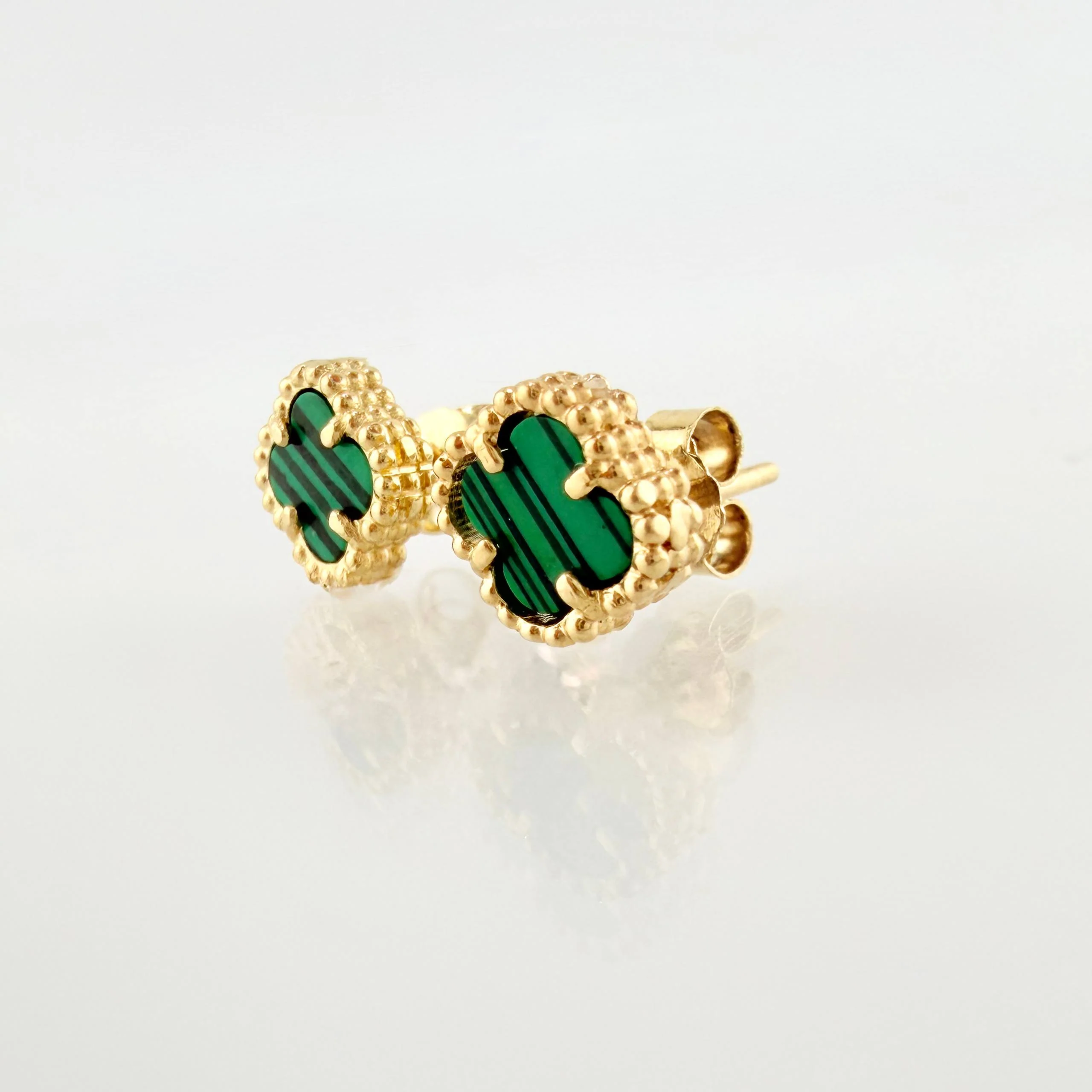 Topos Trebol Verde 1.9gr / 7mm Oro Amarillo 18K - Image 2
