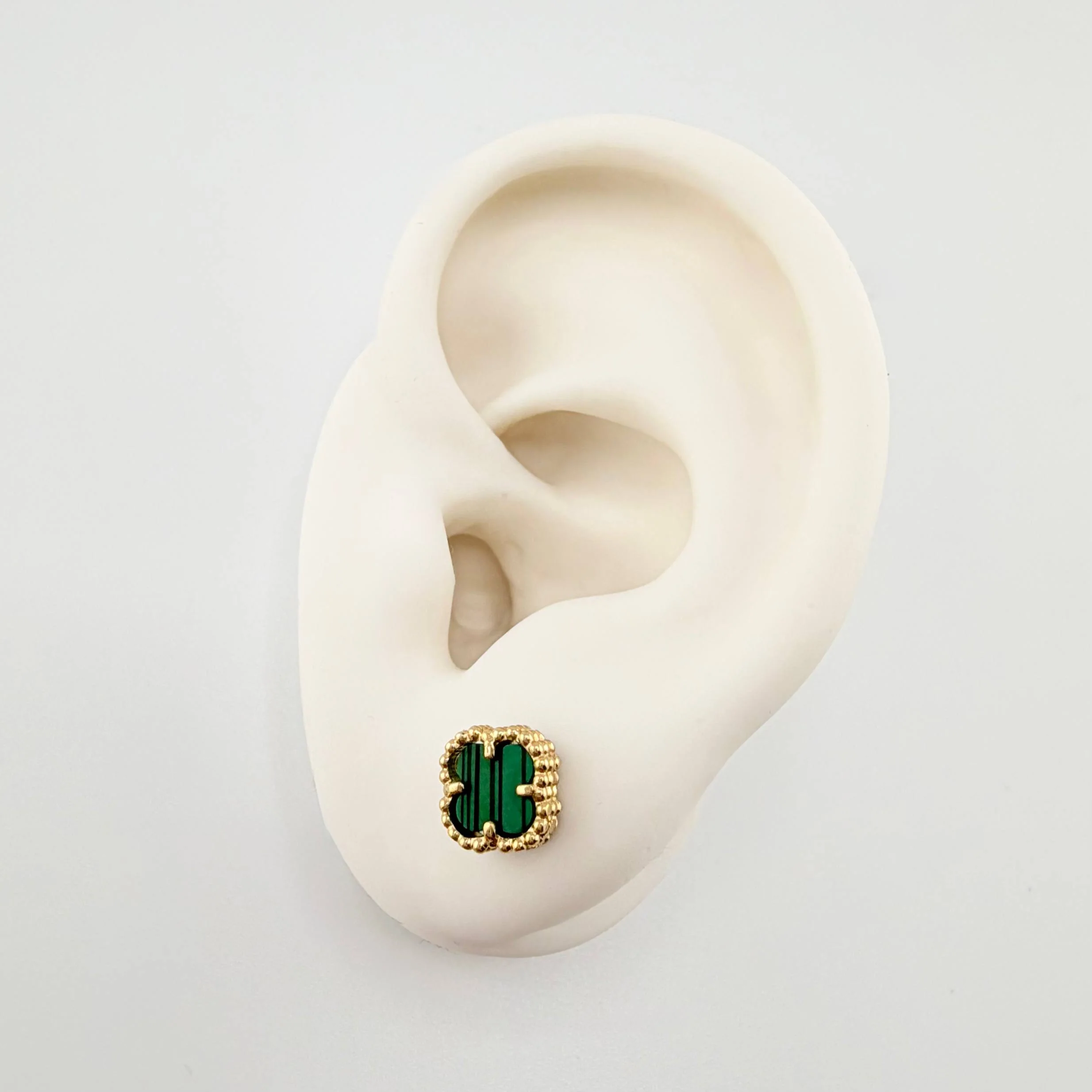 Topos Trebol Verde 1.9gr / 7mm Oro Amarillo 18K - Image 3
