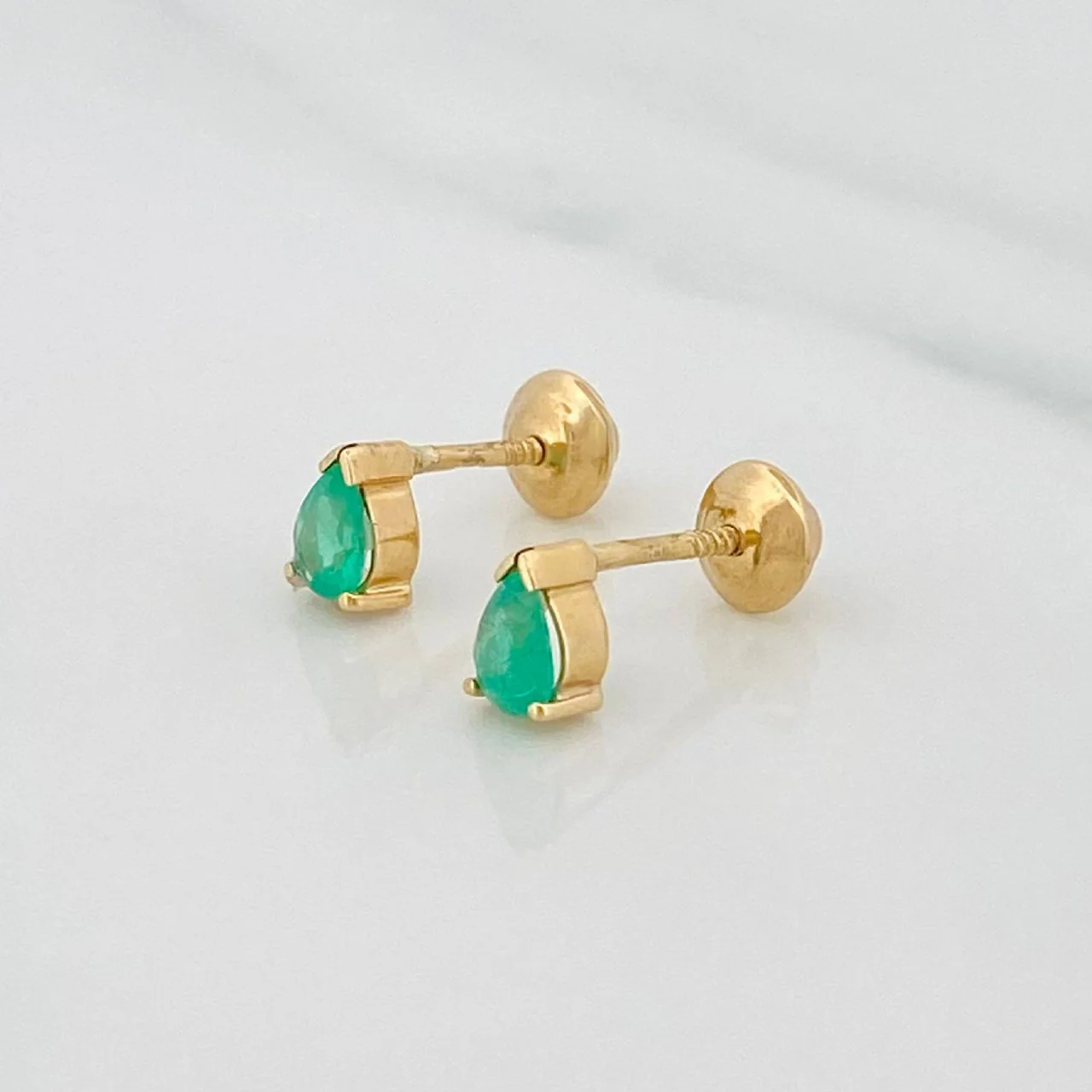 Topos Triangulo Esmeraldas 15 Pts 0.8 g / 4.8 mm Oro Amarillo 18K - Image 3