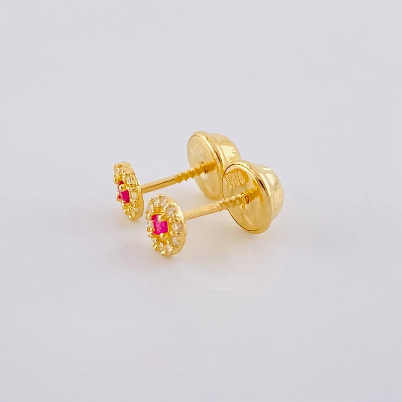 Topos Tupido Rojo 0.6 g / 8.4 mm Oro Amarillo 18K - Image 2